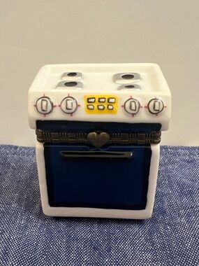 Trinket Box Stove About 2" Porcelain Hinged Oven Range WITH Wrapped Blue Kettle